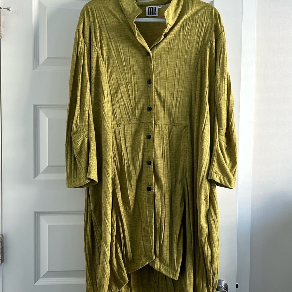 M Square XL tunic.